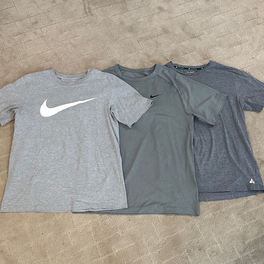 Nike men’s small Tee’s in good condition